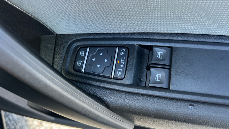 Nissan Townstar L1 Petrol 1.3 Tekna Van